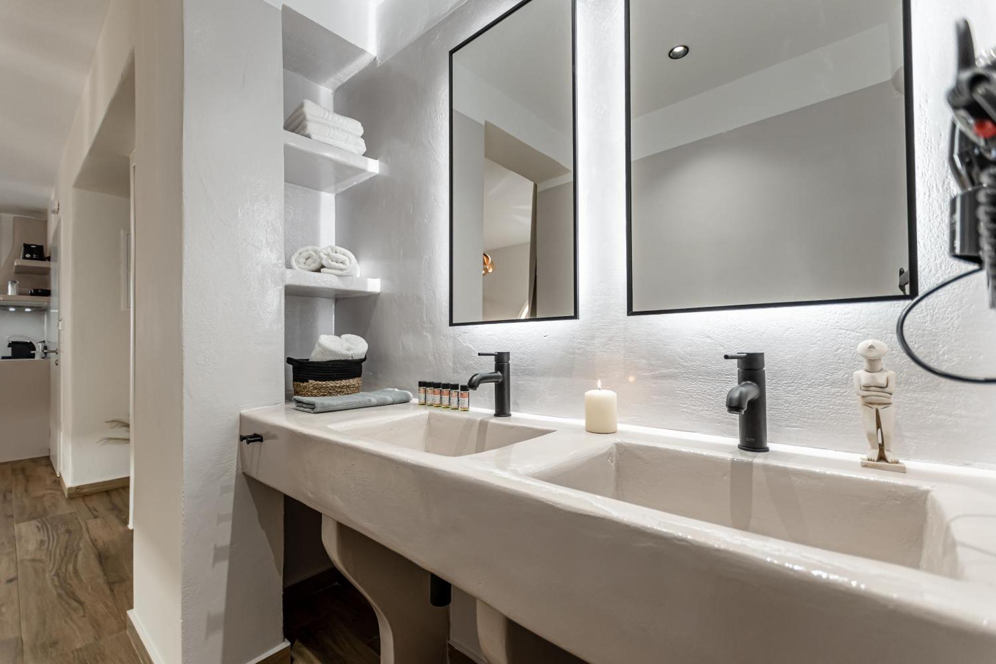 Heavenly Suites & Studios Naxos City Exteriör bild